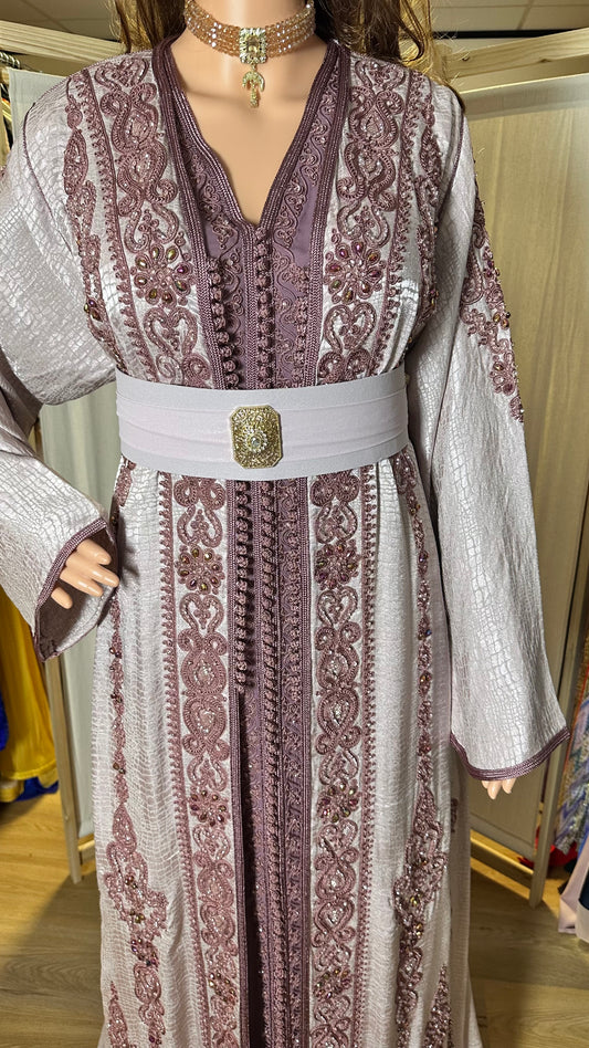 Robe Takshita rose